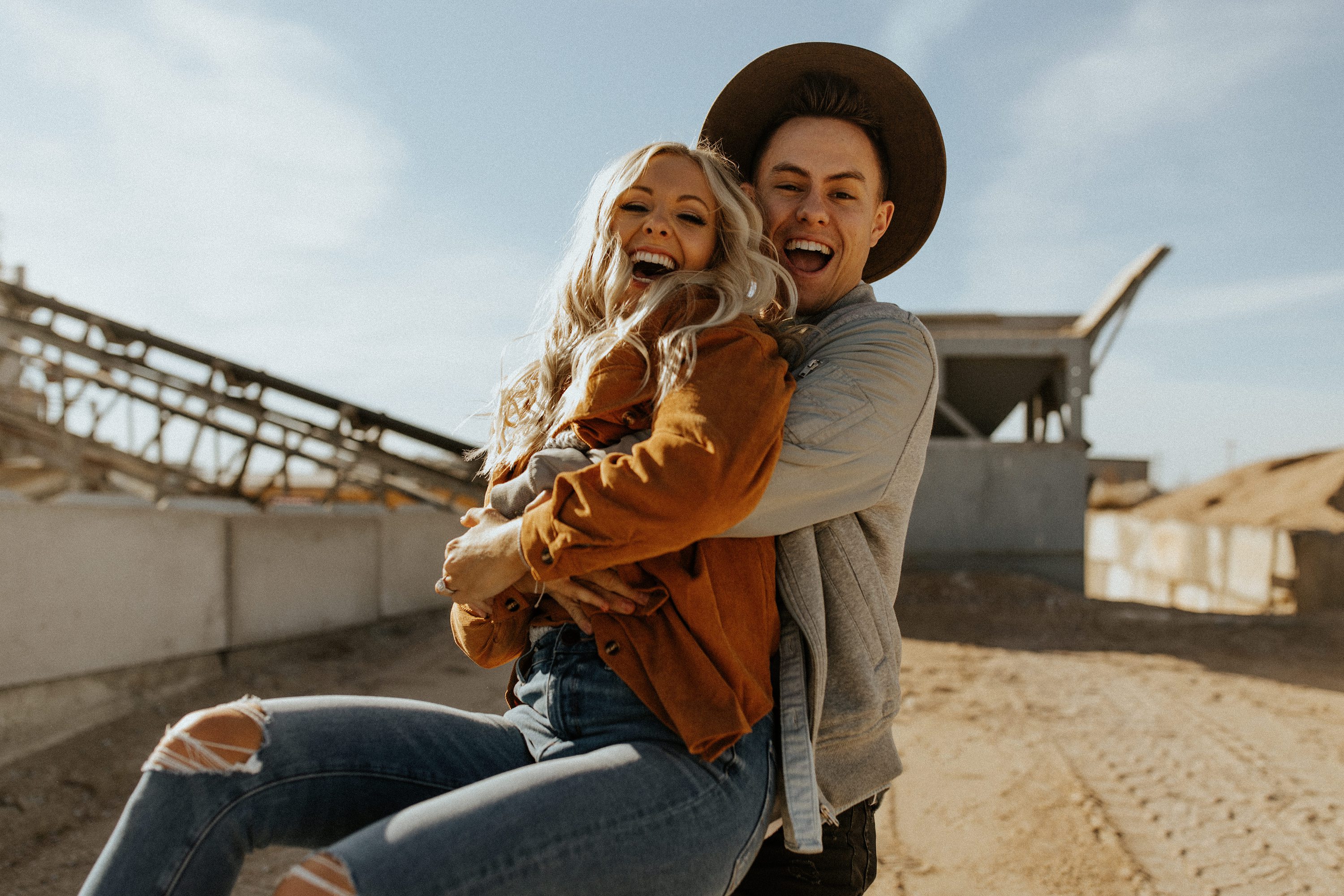 desert photo shoot,desert couples session