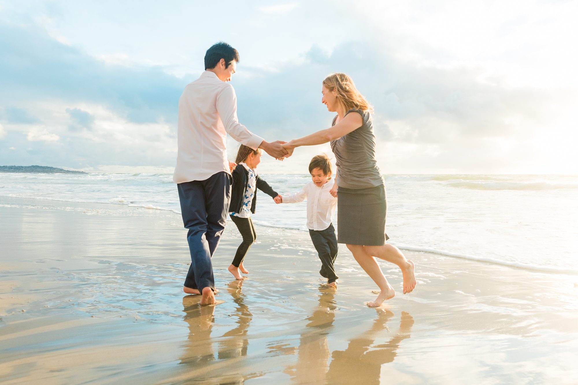 Rainy Day Beach Photo Session | Extended Family Adventures - Amy Gray ...