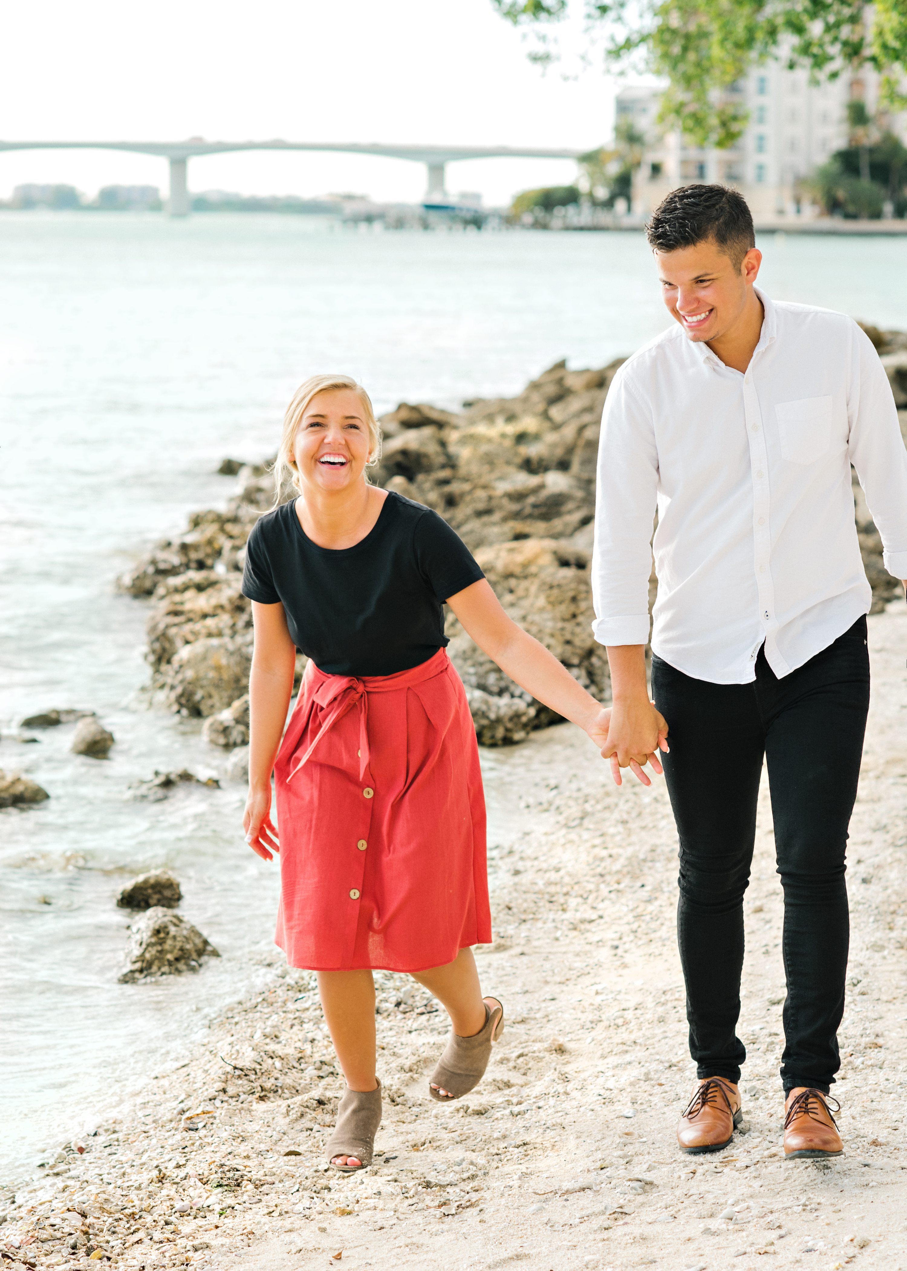 marina engagement session,beach engagement