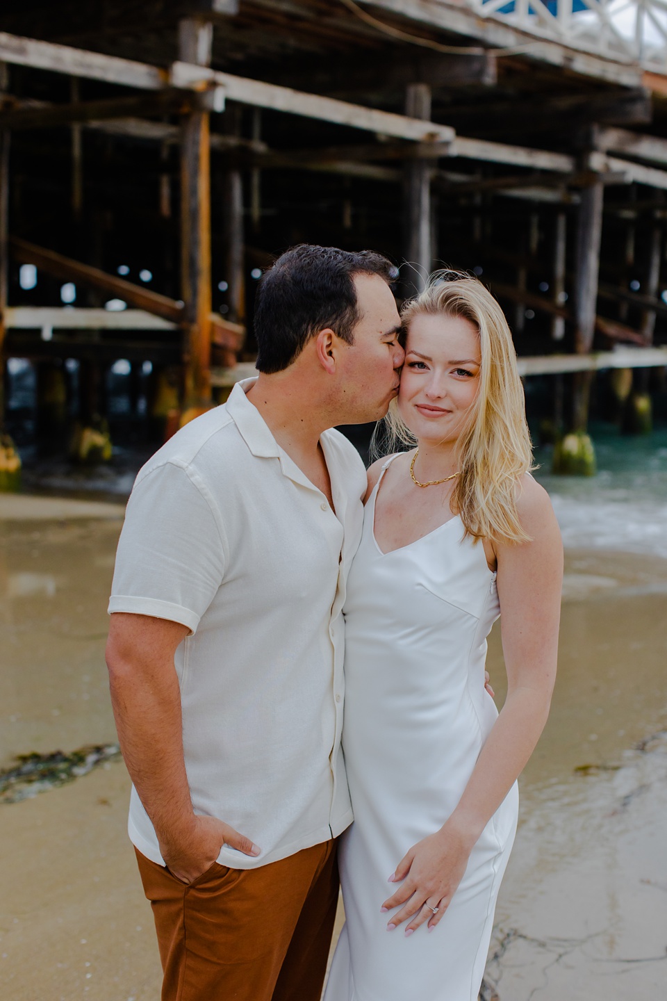 What to wear on your Engagement Session - Pacific Beach Engagement -  katherinebethphotography.com