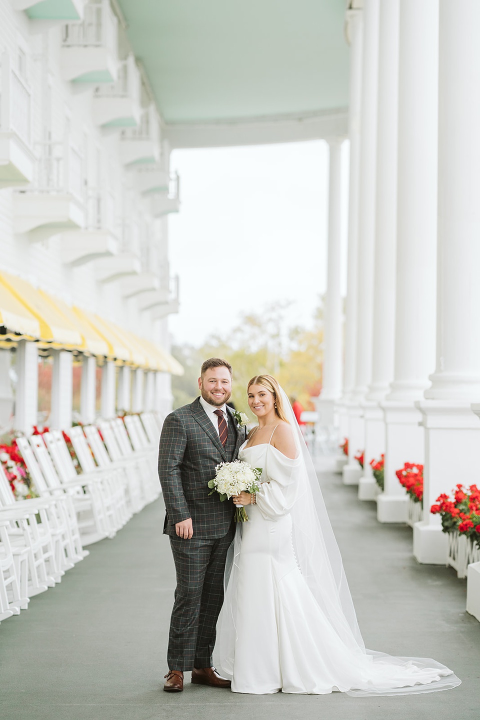 Romantic Mackinac Island Weddings at the Grand Hotel - sbaker.us, image size:960x1440