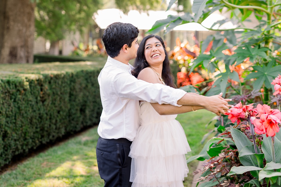 Most Scintillating Outdoor Engagement Photoshoot