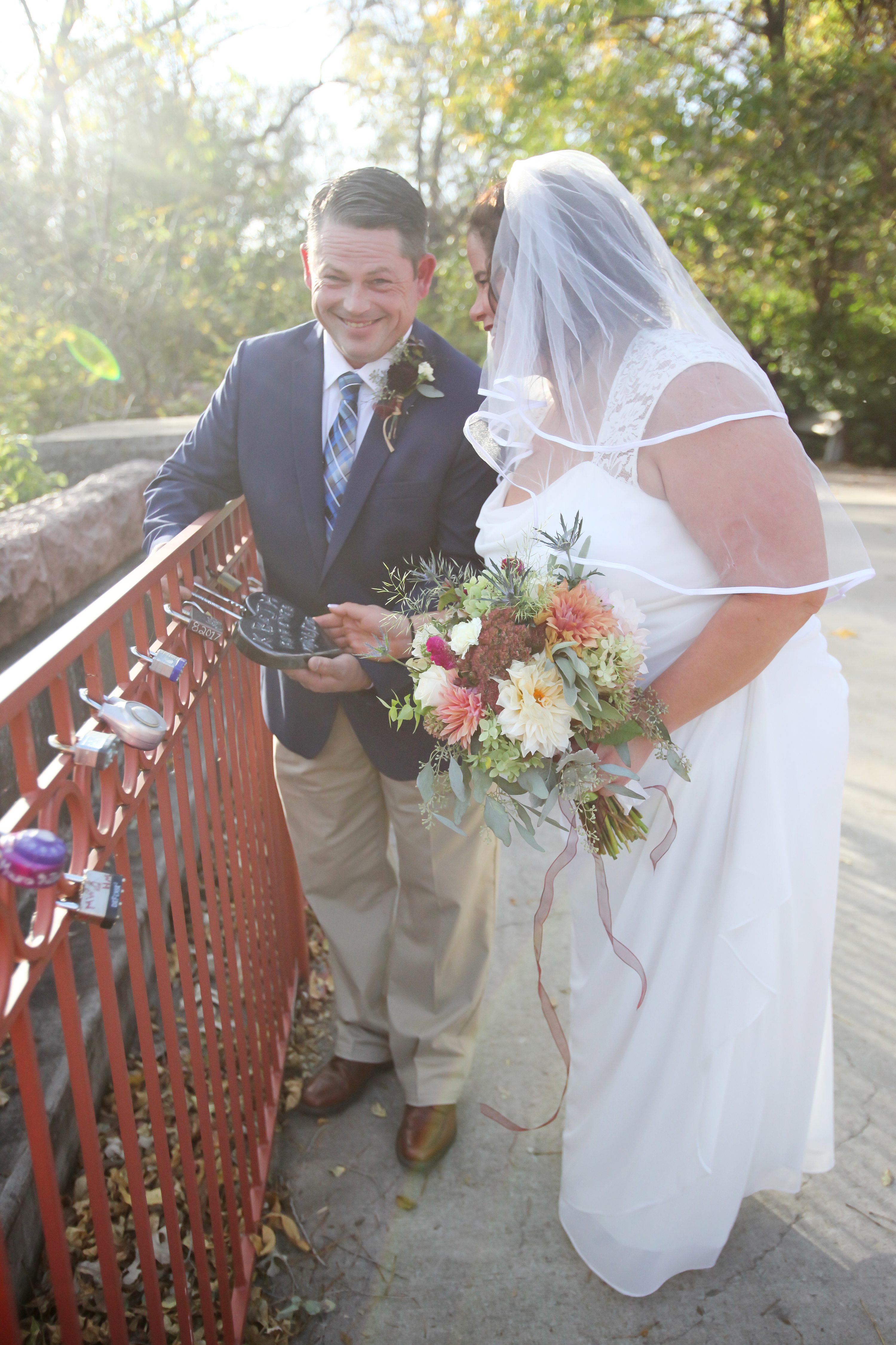 Red Bridge wedding photos,Kansas city Wedding photos