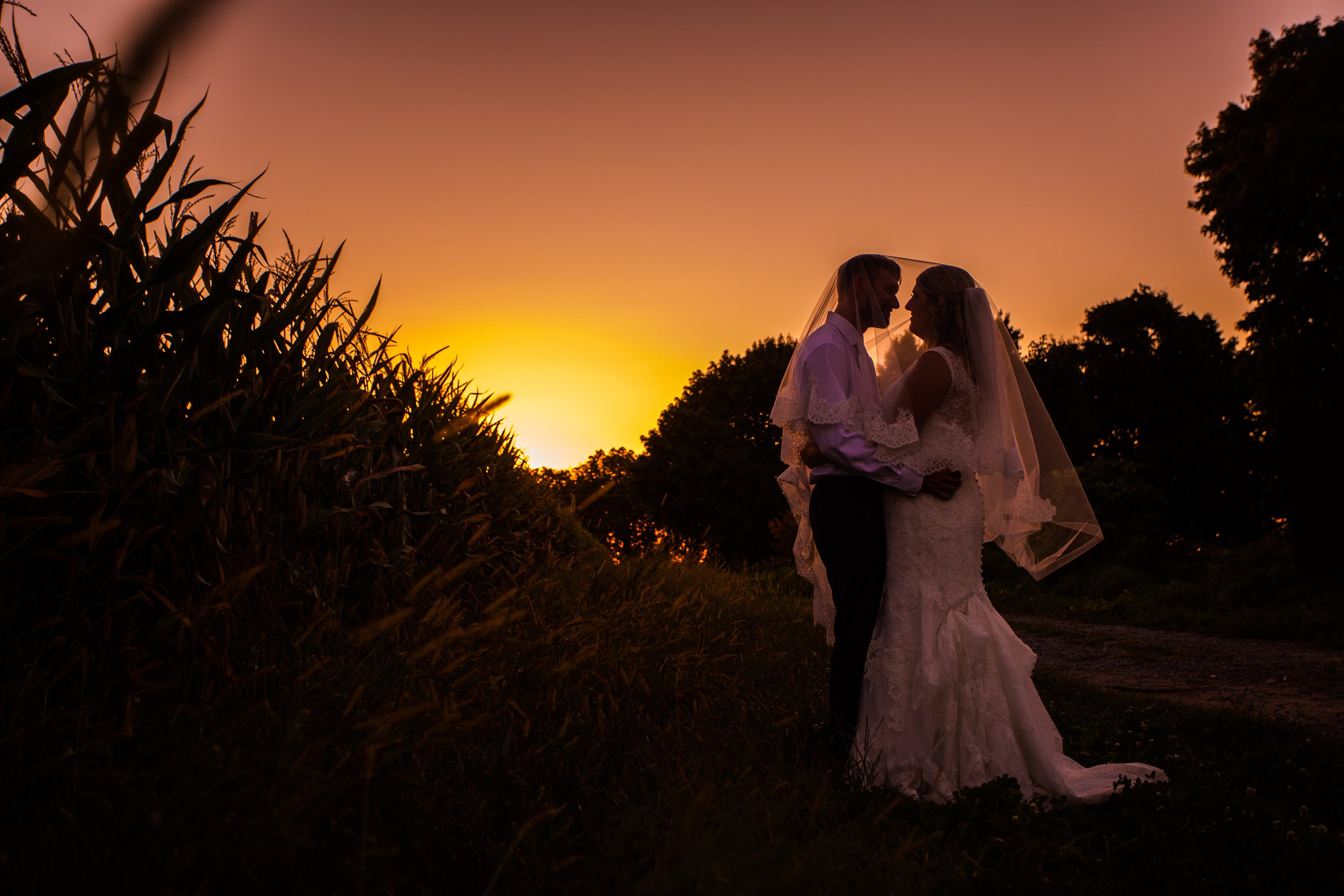 sunset wedding photos,first dance photos