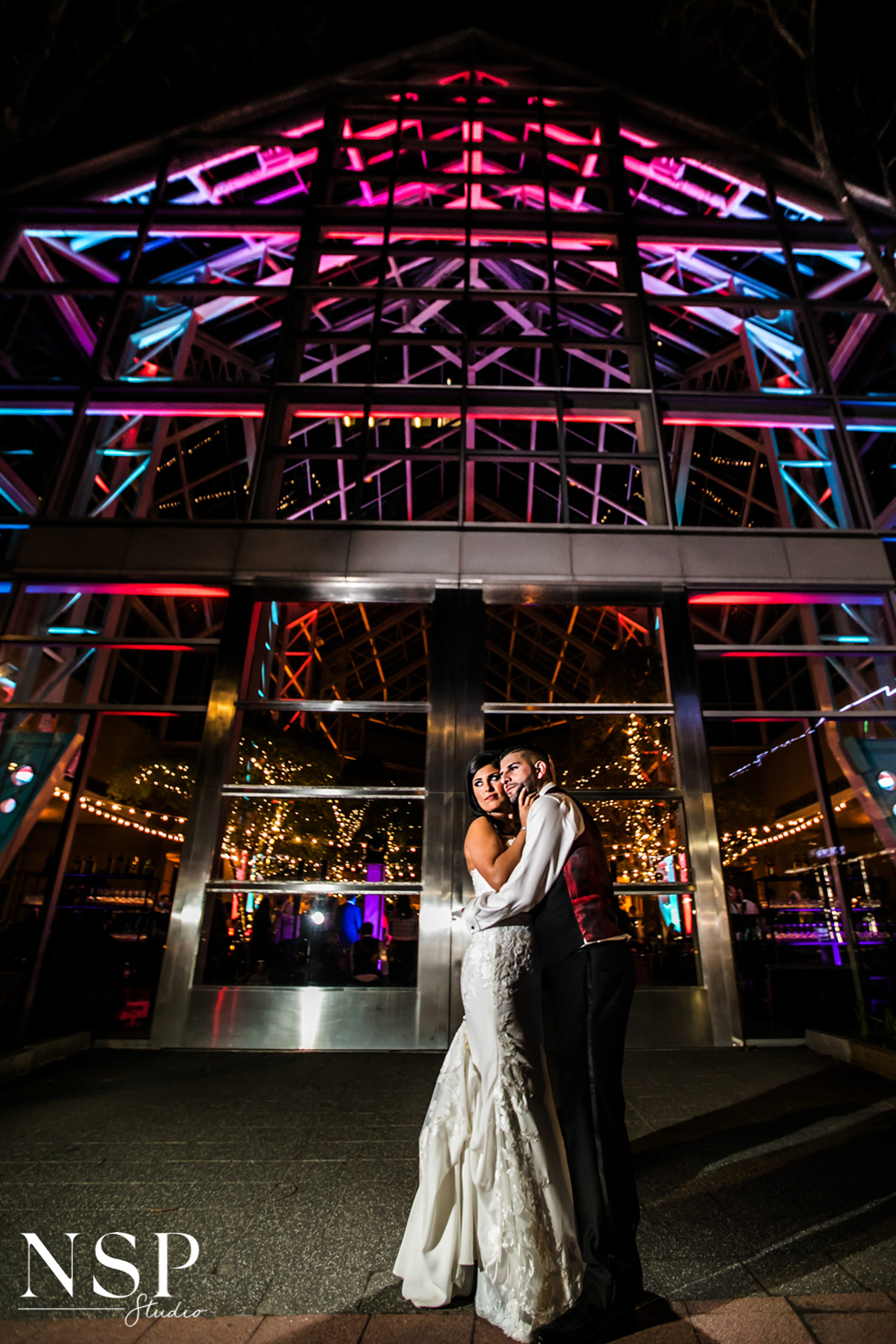 wedding lighting,city wedding photos