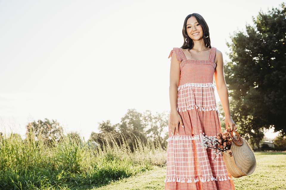 Sacramento Seniors,Sacramento senior portraits,Natural settings outdoor lightings,LMC Style Closet