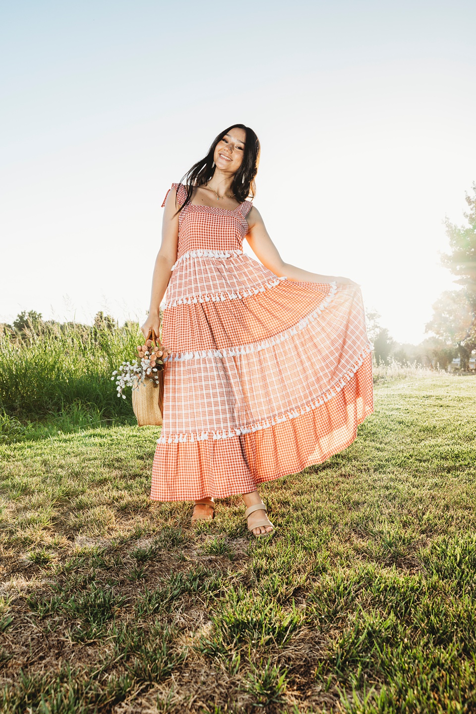 Sacramento Seniors,Sacramento senior portraits,Natural settings sunrise photoshoot,American river Parkway