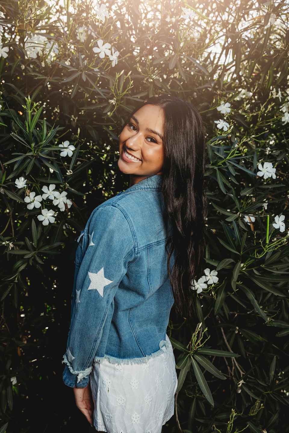 Sacramento Seniors,Sacramento senior portraits,Natural settings American river Parkway,outdoor lightings
