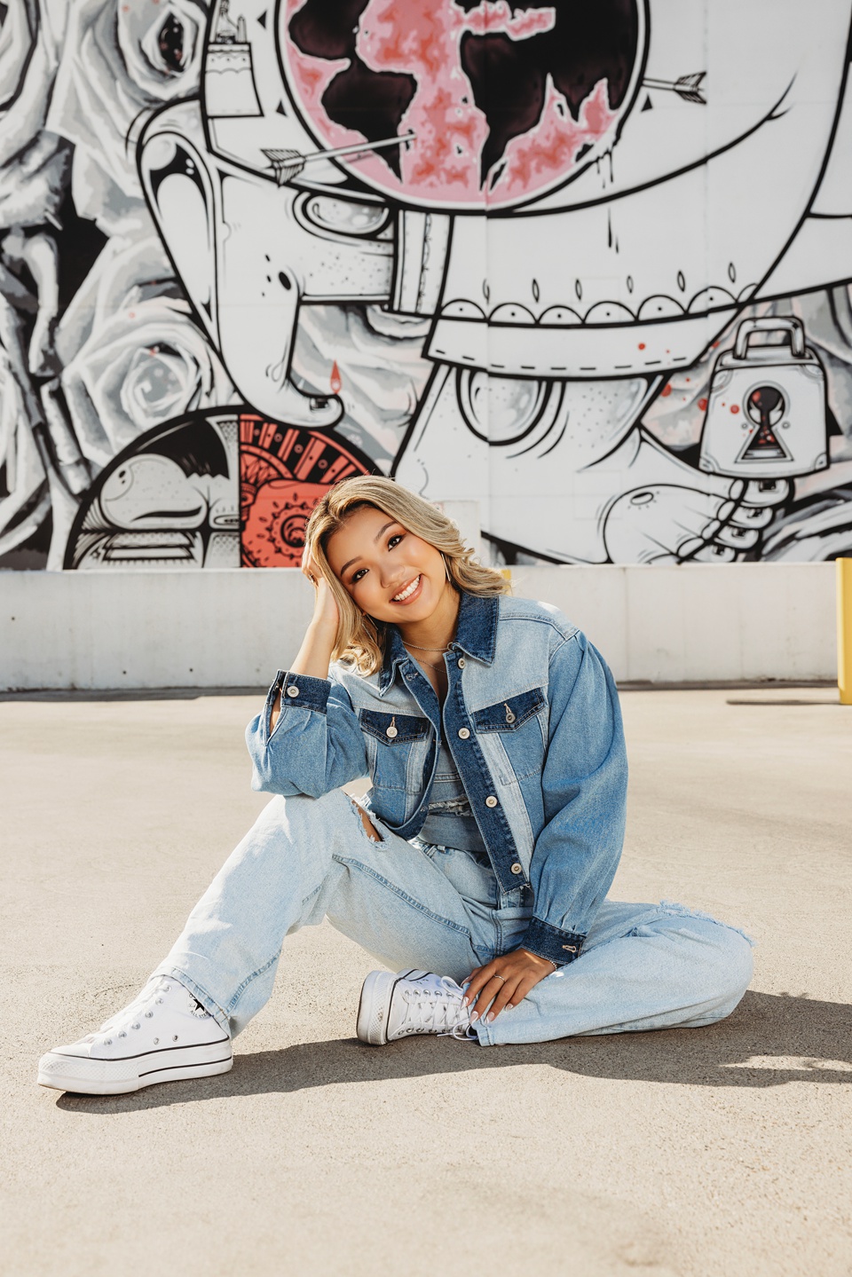 Senior Portraits,Sacramento Senior portraits,natural lighting urban photography,posing inspo