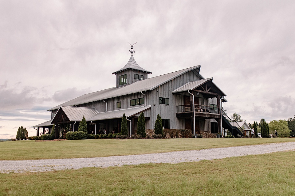 Mississippi Barn Wedding at Castle Grove Plantation