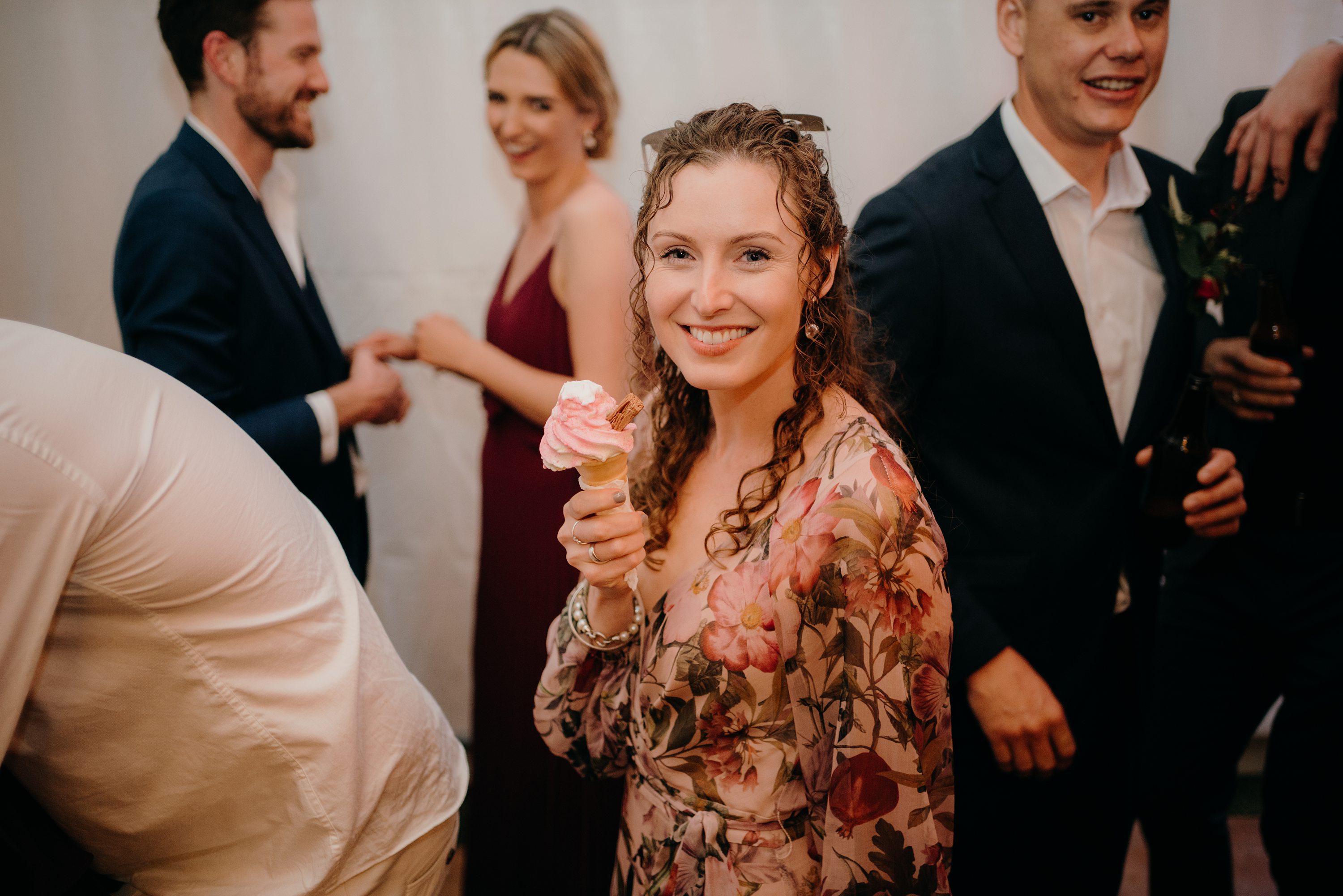 Lisa Quirk Photography,Rainy wedding