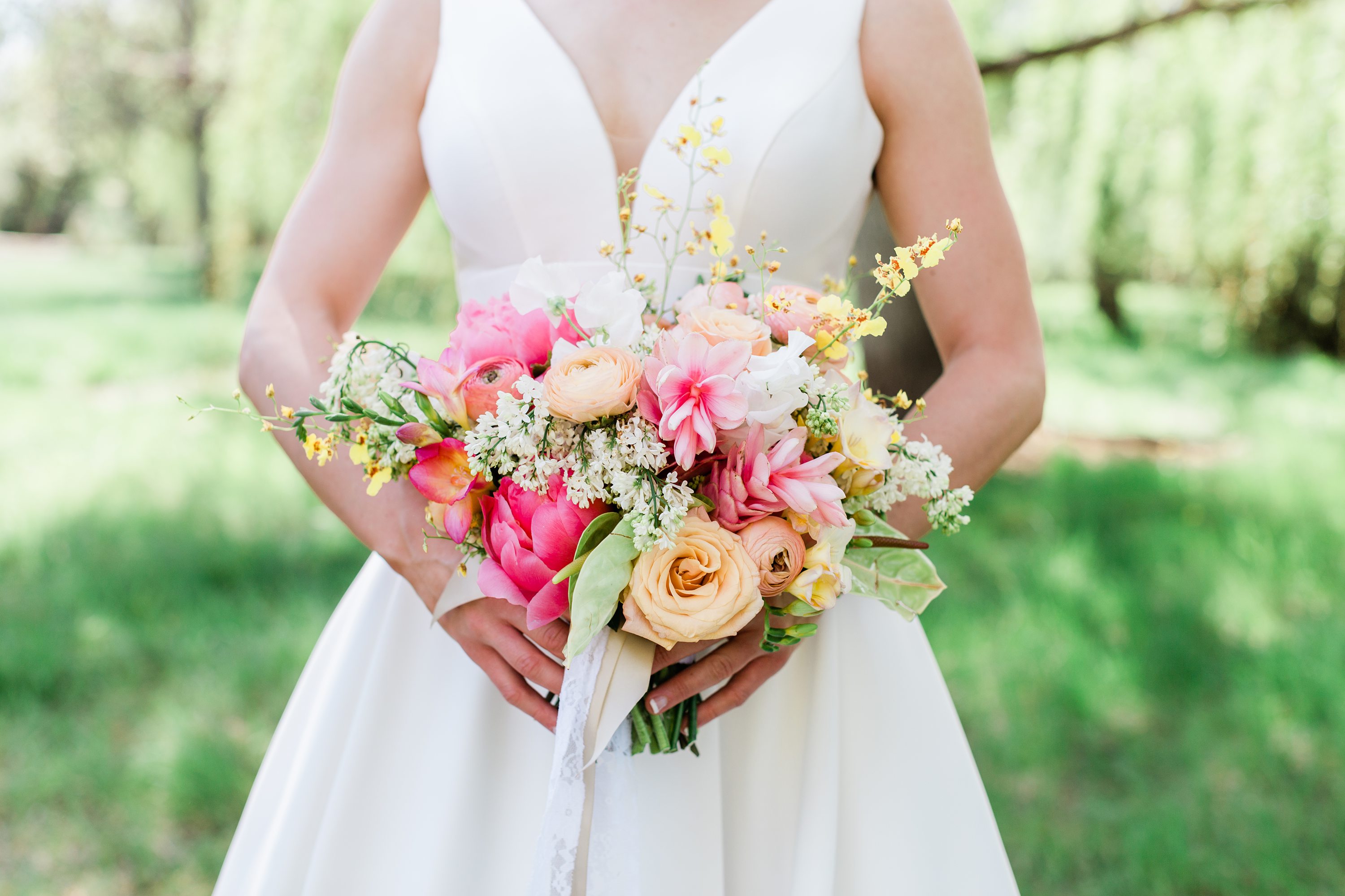 private lake wedding venue,wedding photographer,bridal boquet,bridal flowers