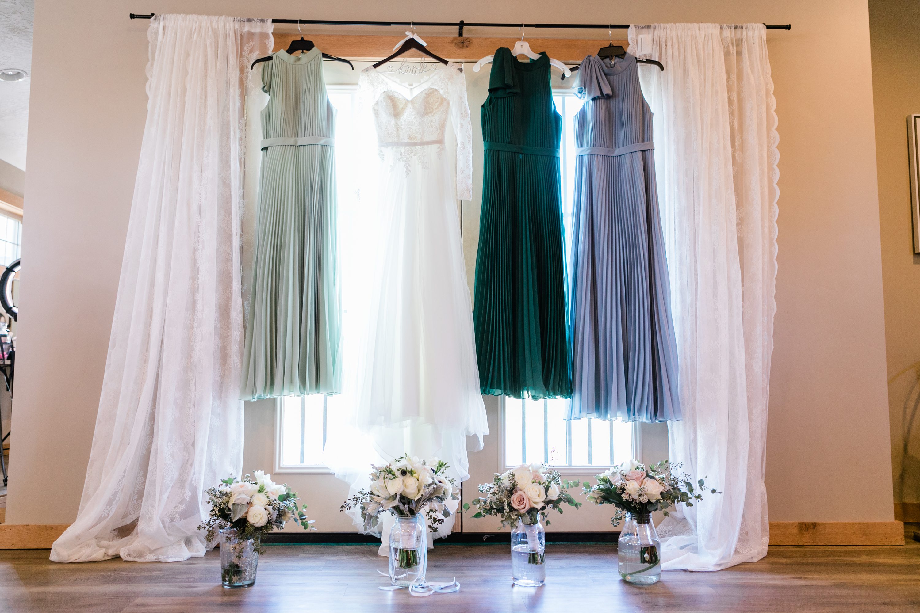 bridal party dresses,wedding venues,wedding gown details