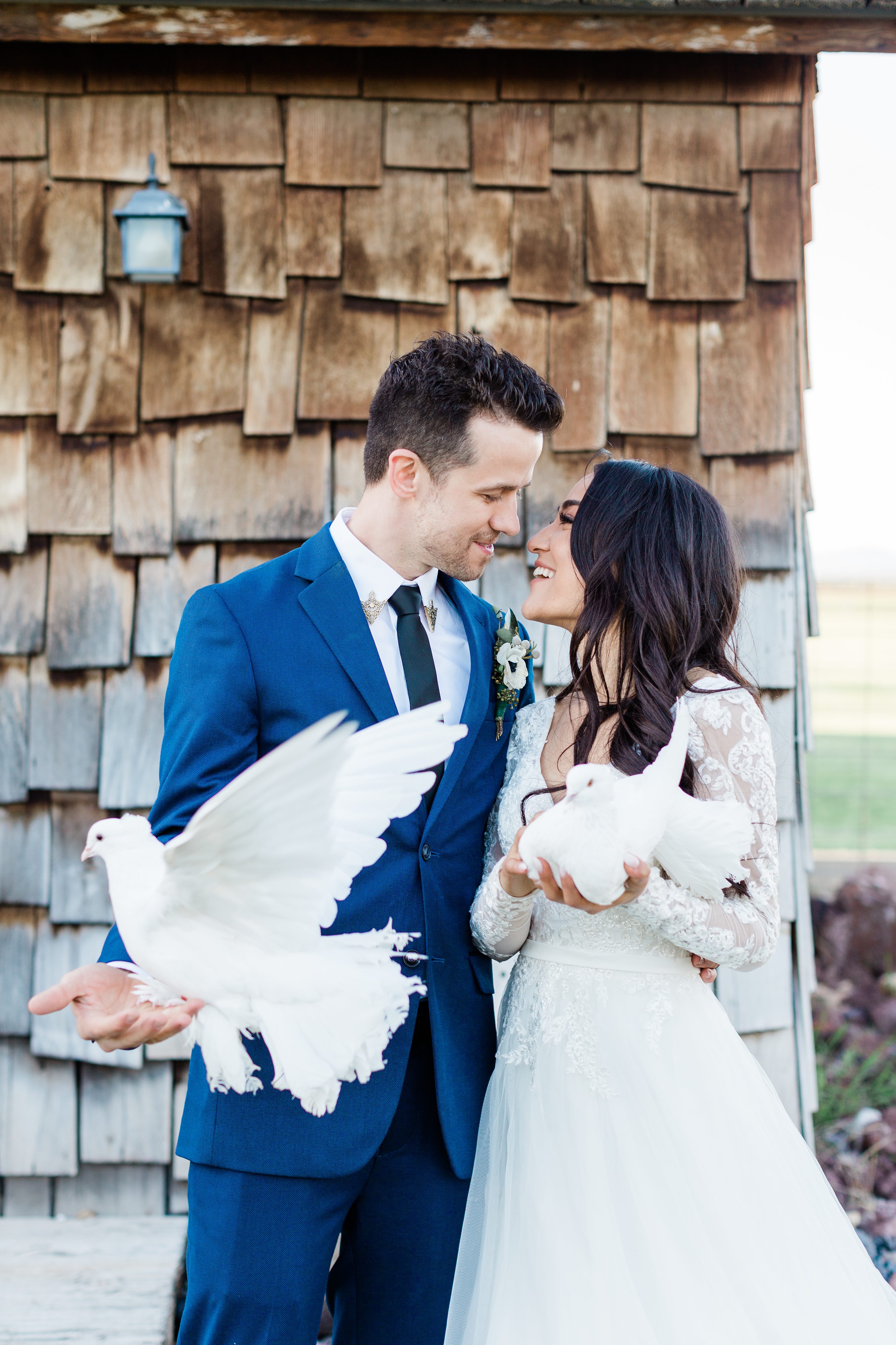 sun valley wedding,wedding doves,hawaii wedding photographer,release doves