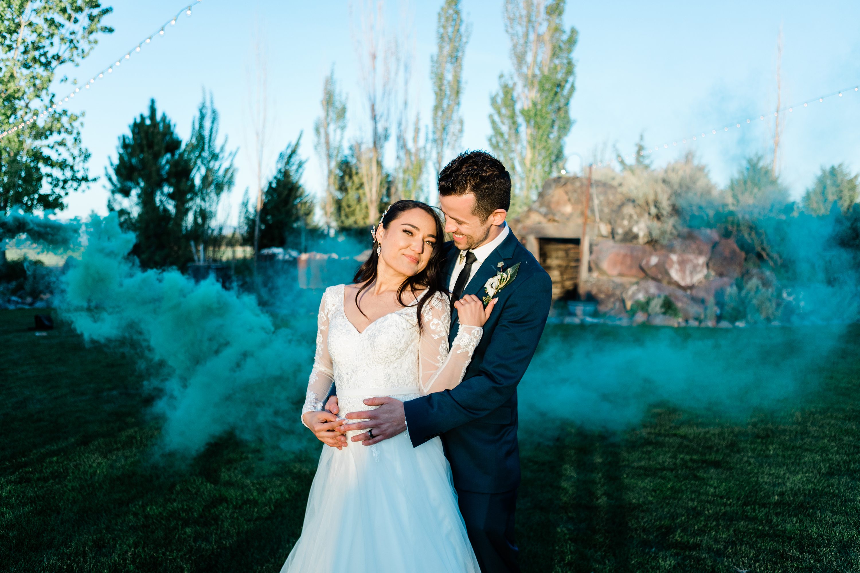 bosie wedding photographers,wedding smoke bomb pictures,idaho wedding photographer,wedding day details,smoke bomb photos,wedding smoke bombs