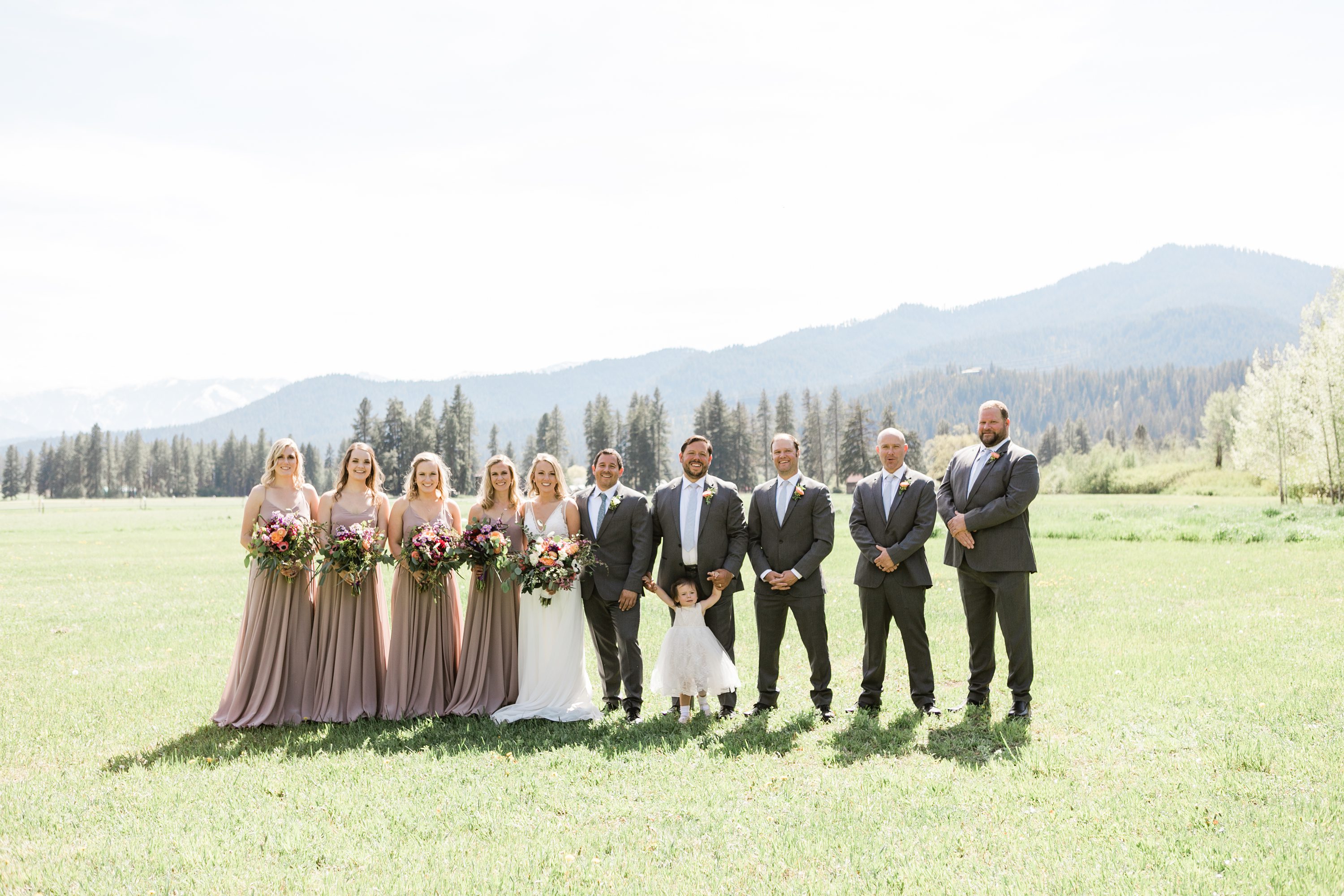leavenworth wedding,mountain wedding,spring wedding