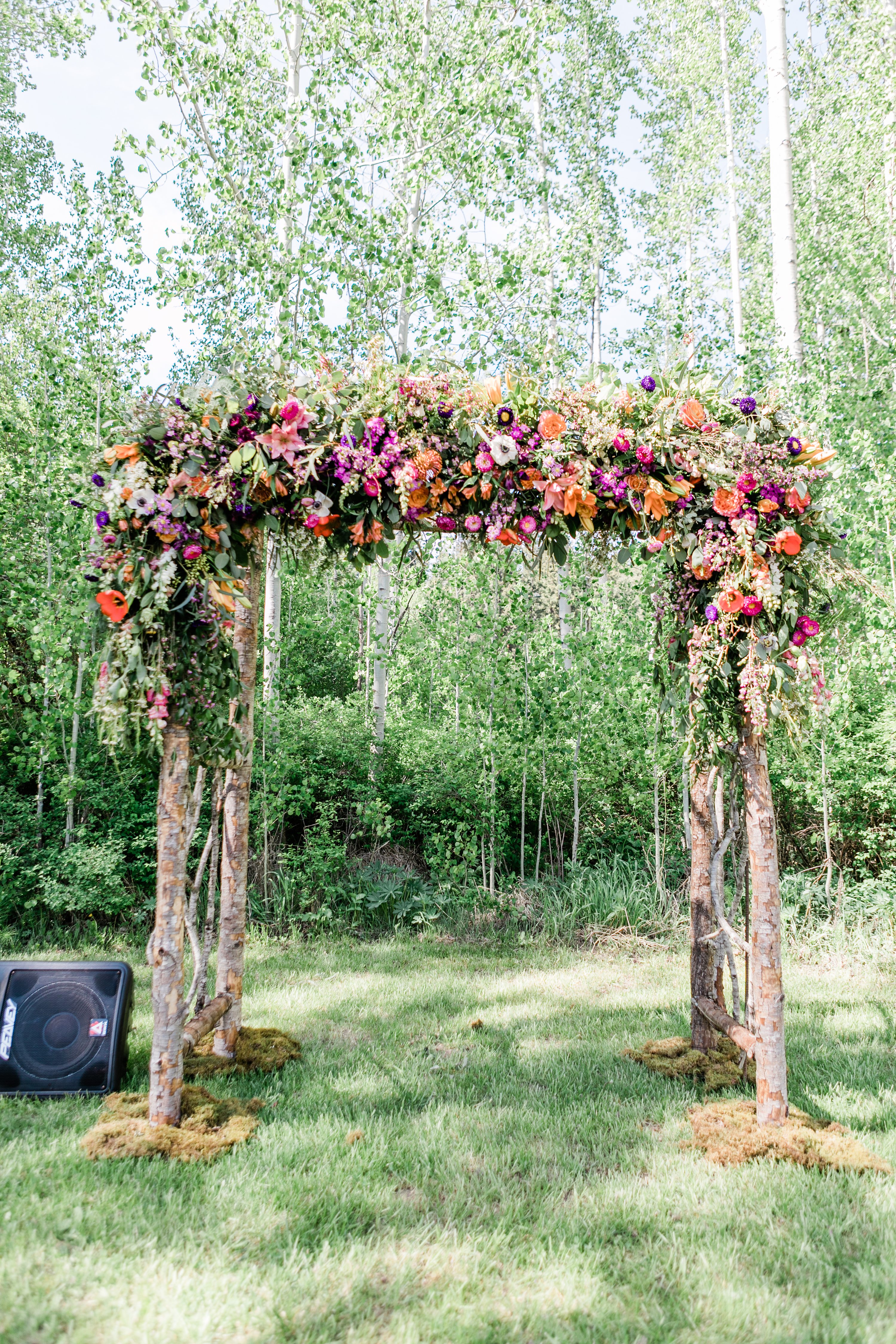 boise wedding photographer,boise wedding florist,wedding alter,floral wedding alter