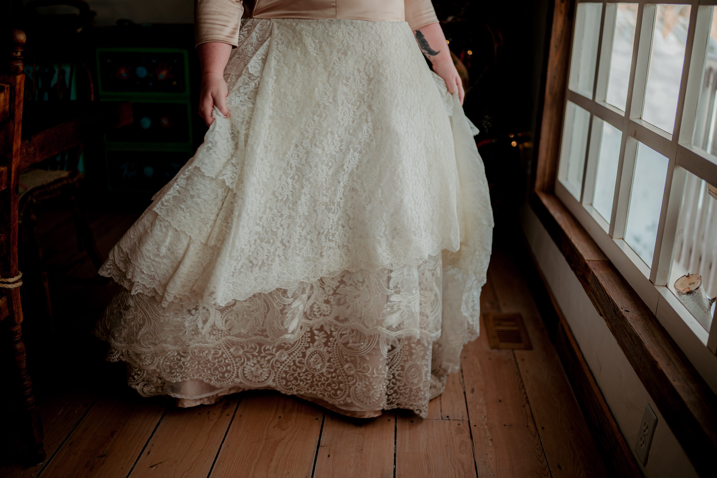 Bride and Groom pictures in the snow,Moody Wedding Photographer