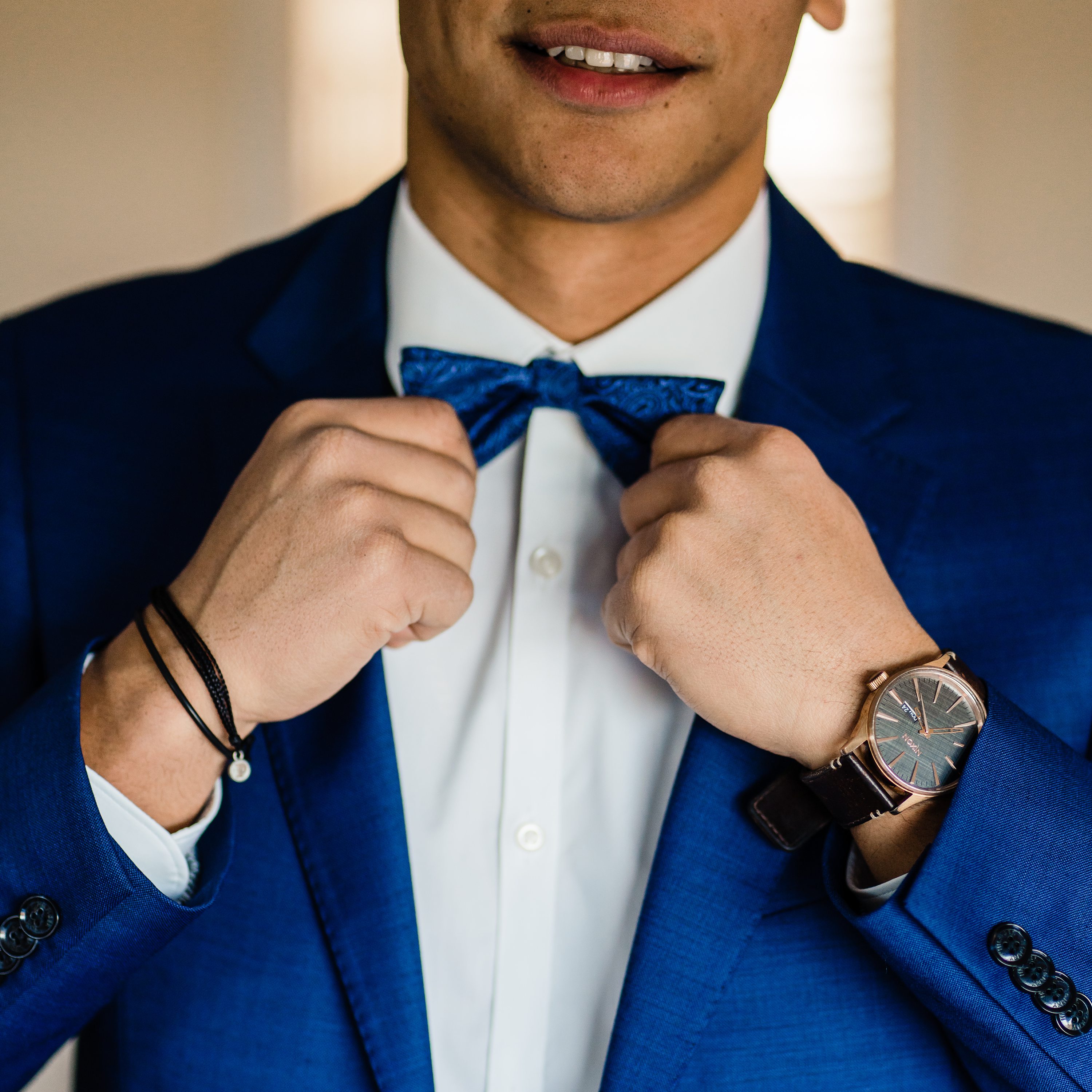 boston wedding photography,blue suit for wedding,groom details,blue bowtie