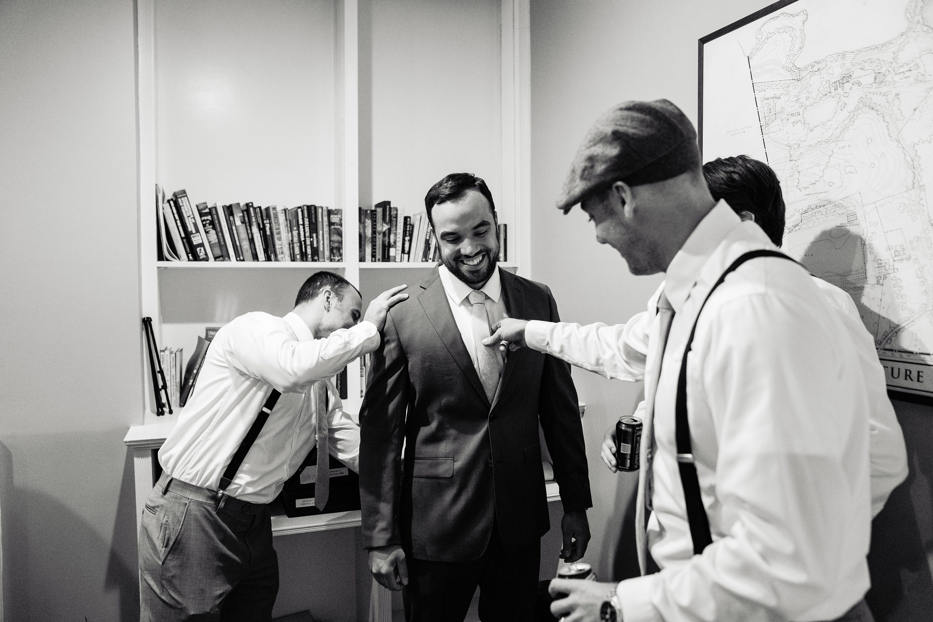 north end wedding,Natural wedding photography,groom getting ready