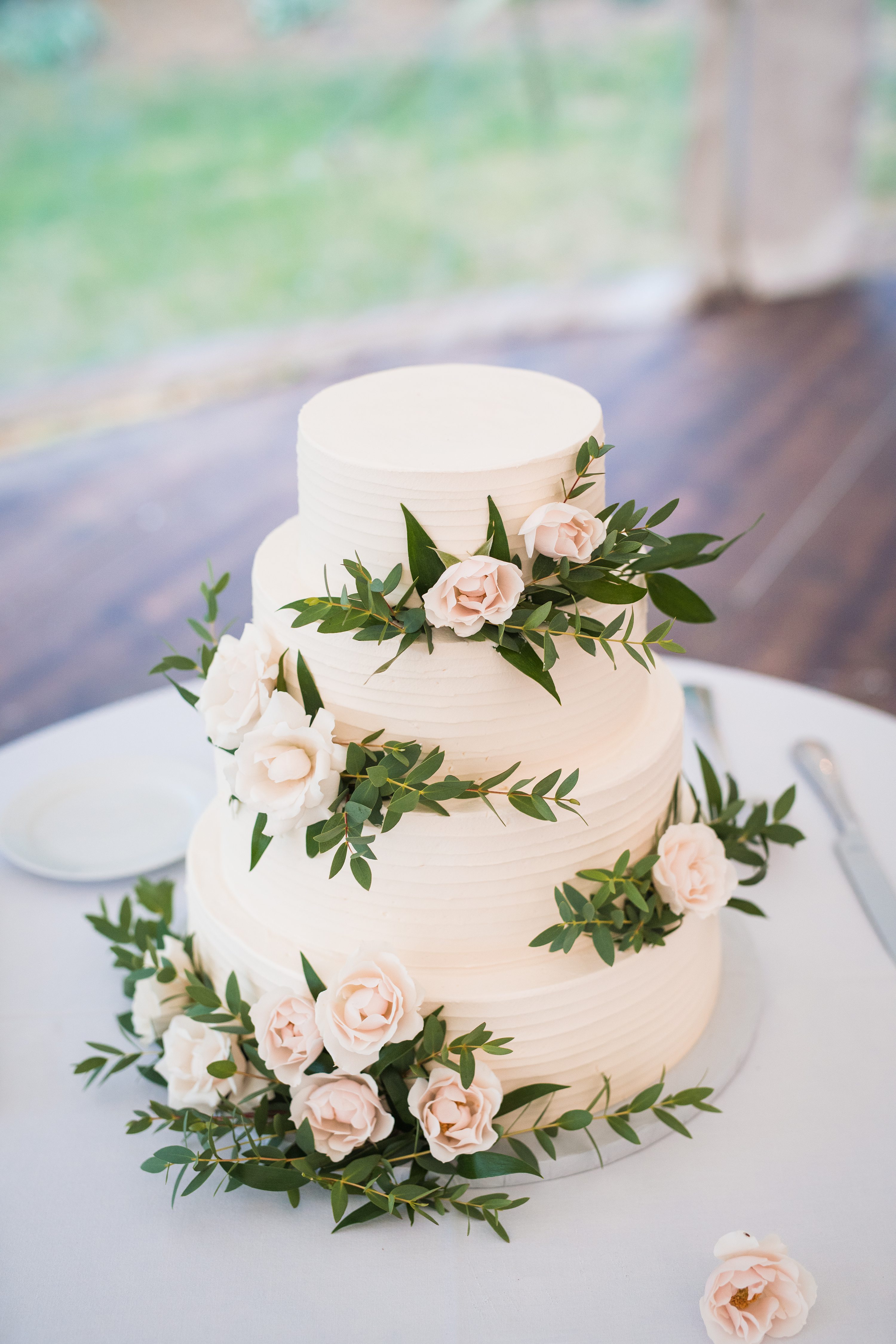 Sony wedding photographer,Natural wedding photography,wedding cake