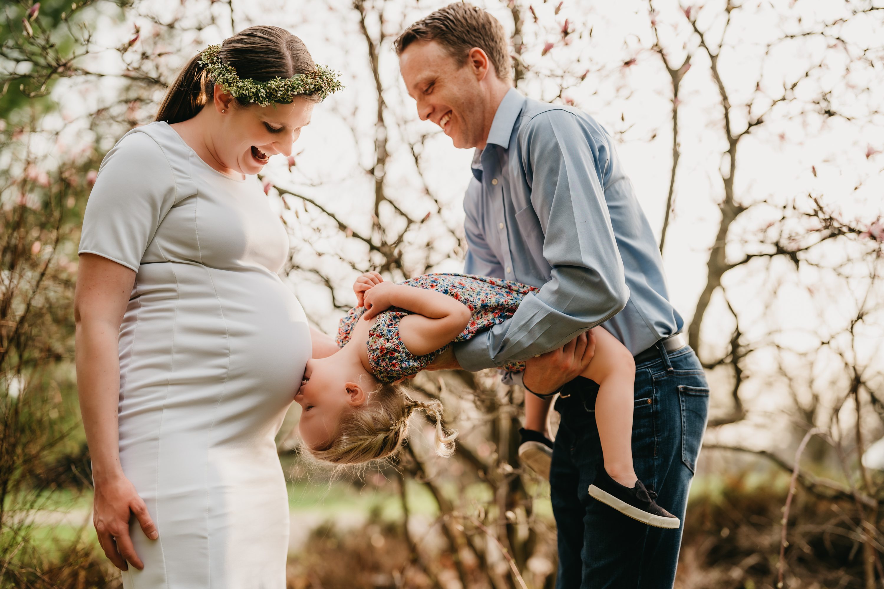 Springtime + Playtime: 3 tips for a maternity session with a toddler