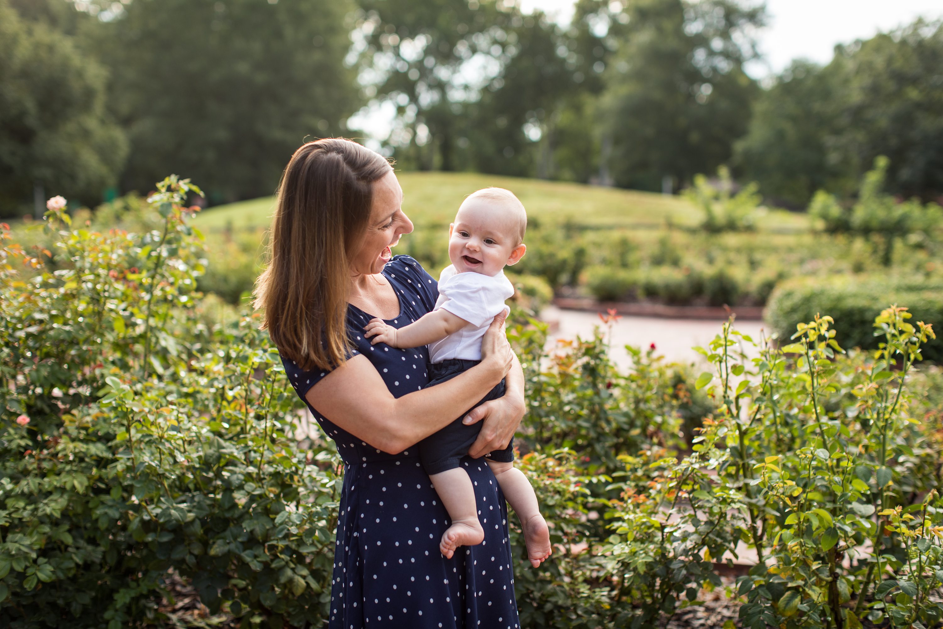 gene stroud rose garden park,mom and baby smiling,lifestyle baby photography
