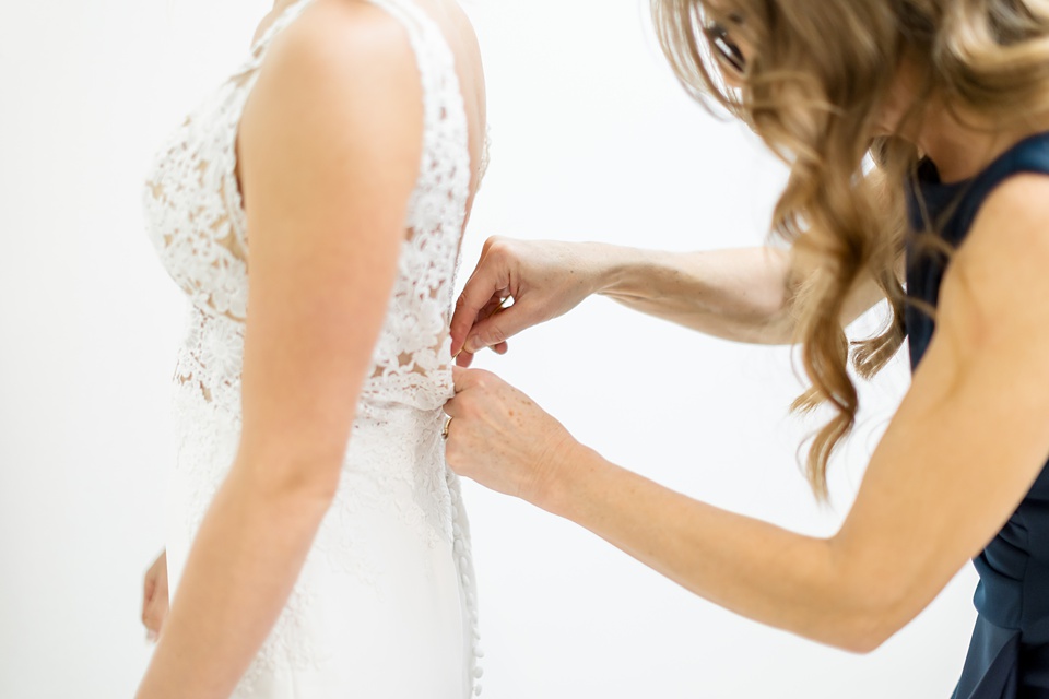 Minneapolis Wedding Photographer Lindsey White Photography minnesota winter wedding