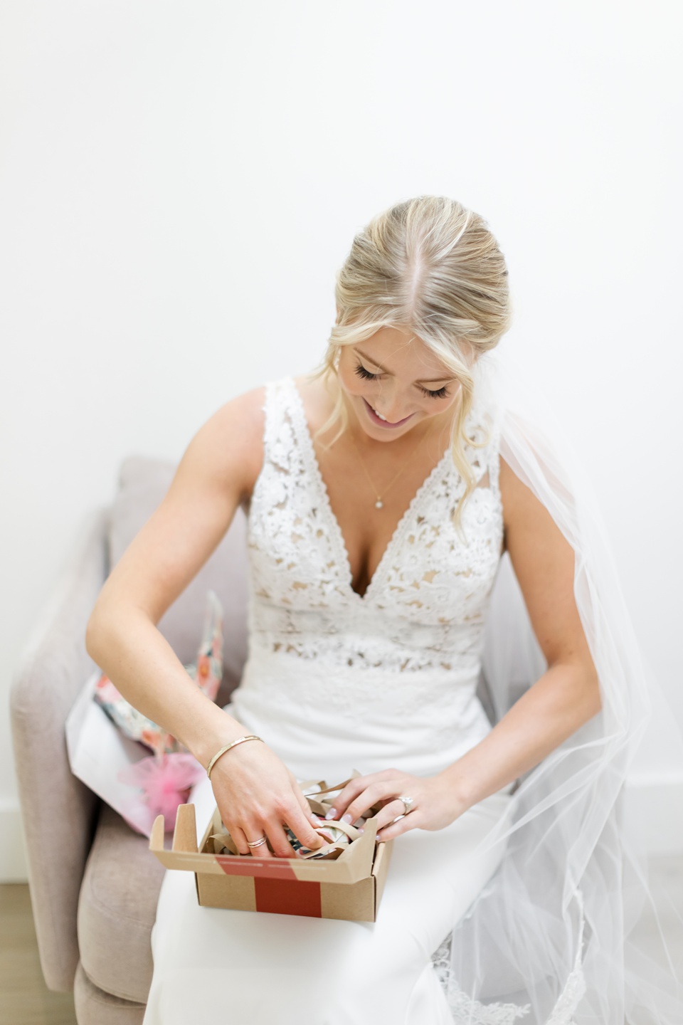Minneapolis Wedding Photographer Lindsey White Photography classic wedding,minneapolis wedding photographer