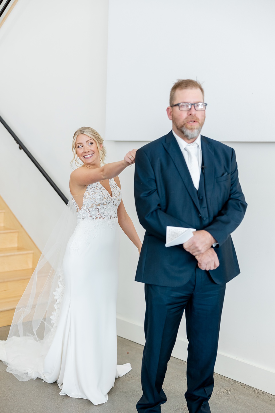 Minneapolis Wedding Photographer Lindsey White Photography classic wedding