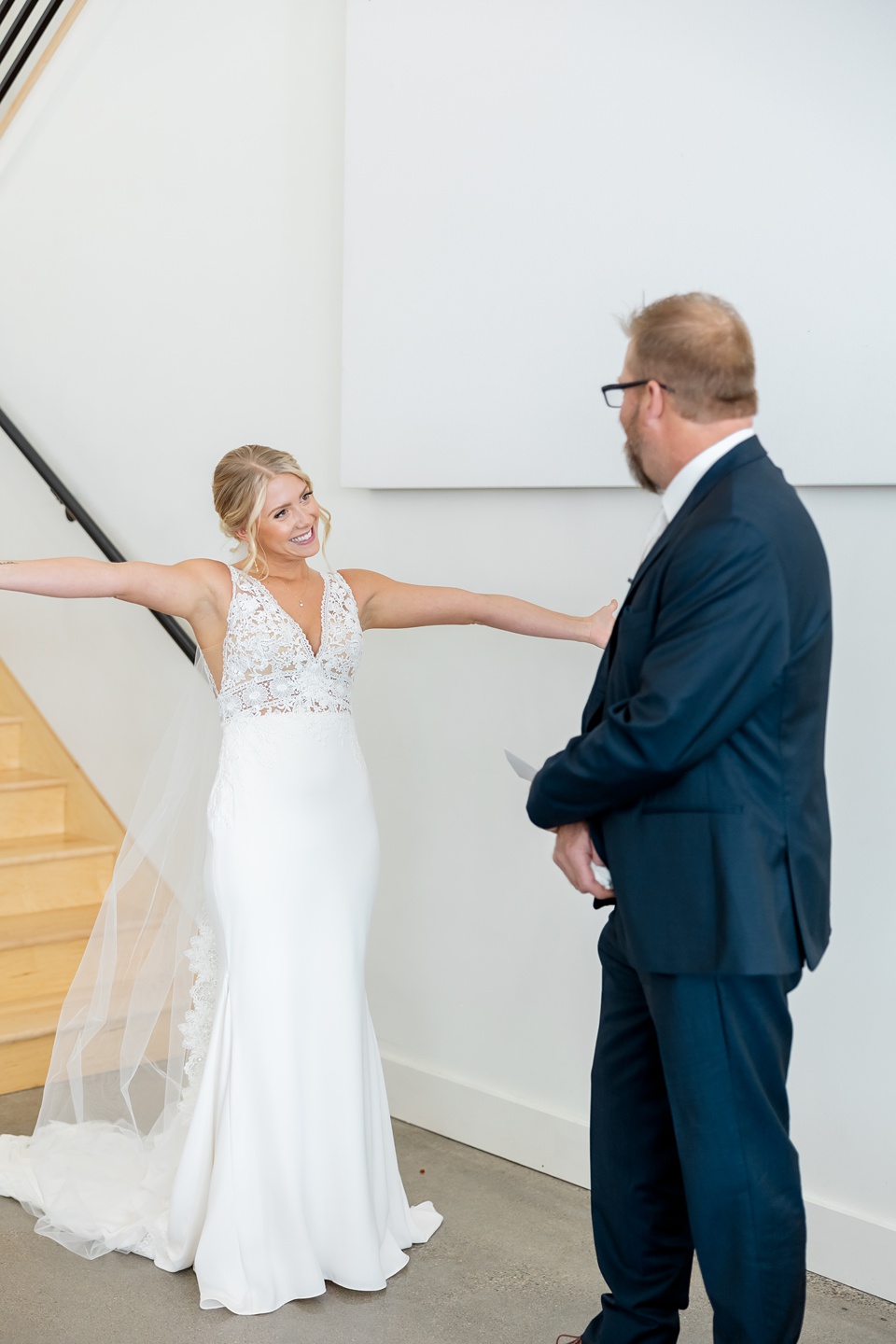 Minneapolis Wedding Photographer Lindsey White Photography classic wedding,woodhaven cannon falls minnesota