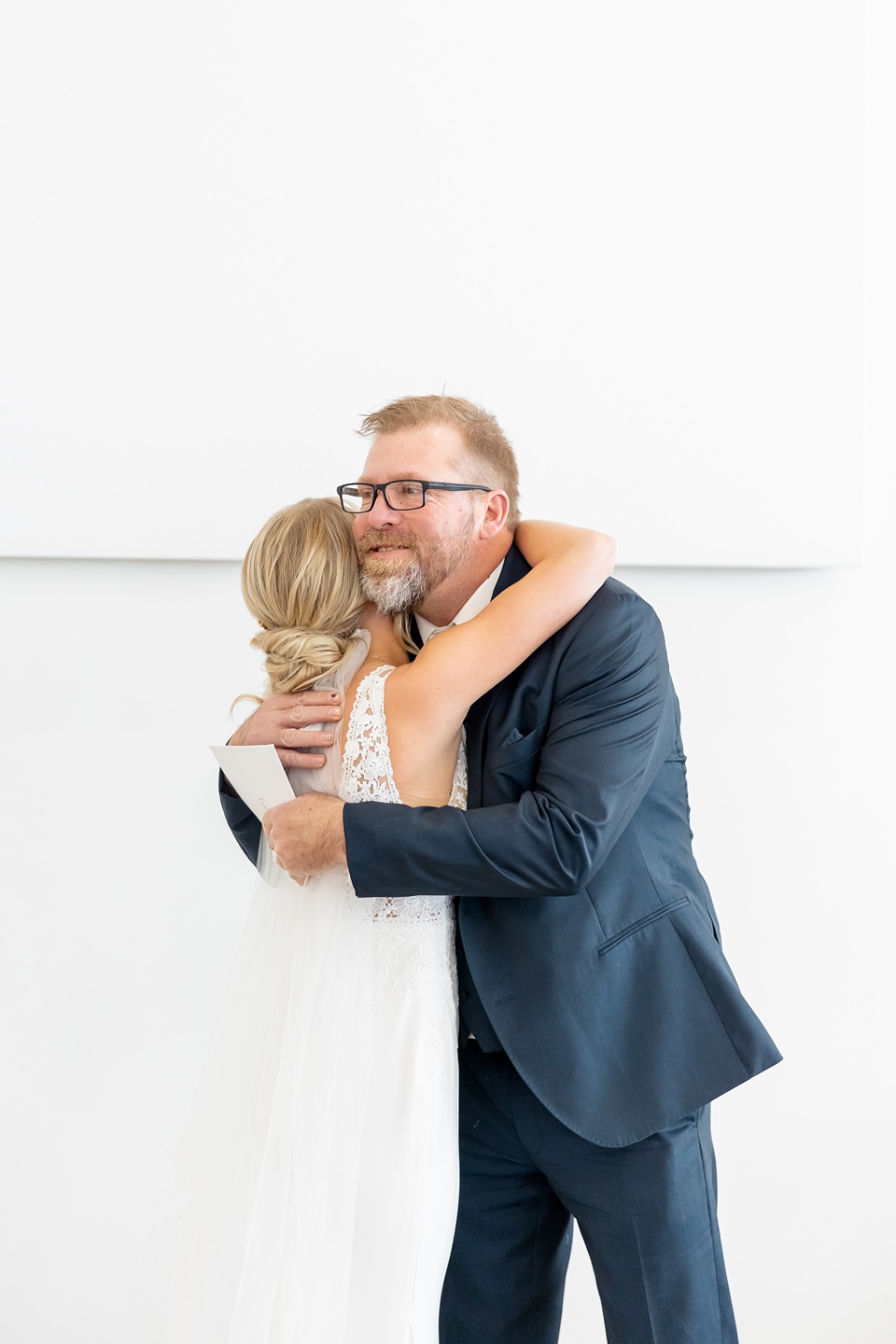 Minneapolis Wedding Photographer Lindsey White Photography classic wedding,lindsey white photography