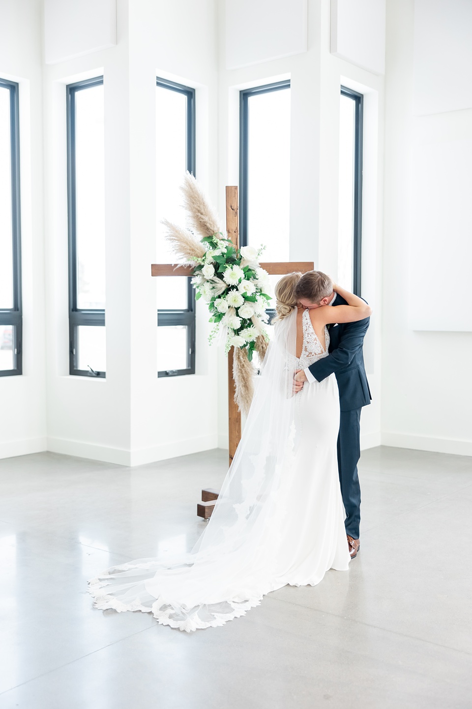 Minneapolis Wedding Photographer Lindsey White Photography minneapolis engagement photographer,timeless wedding