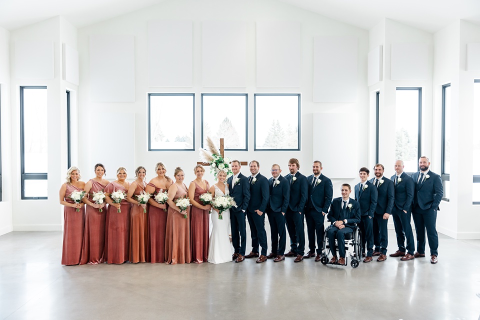 Minneapolis Wedding Photographer Lindsey White Photography minnesota engagement photographer,modern wedding