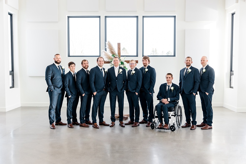 Minneapolis Wedding Photographer Lindsey White Photography classic wedding