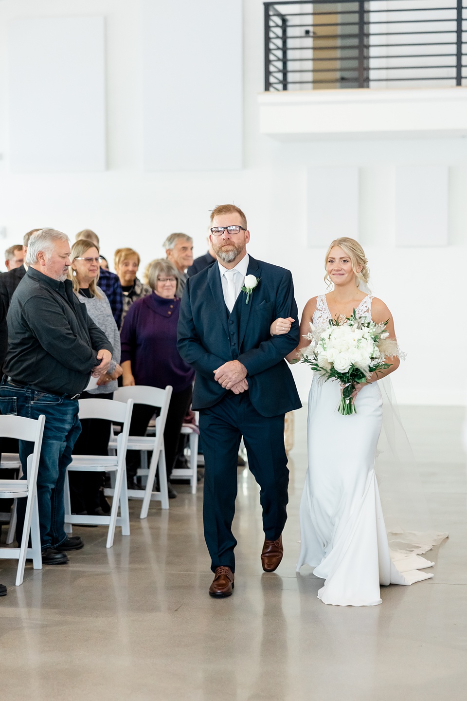 Minneapolis Wedding Photographer Lindsey White Photography minnesota wedding photographer