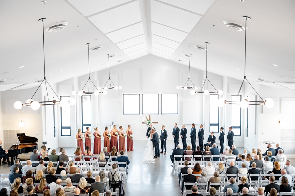 Minneapolis Wedding Photographer Lindsey White Photography lindsey white photography,timeless wedding