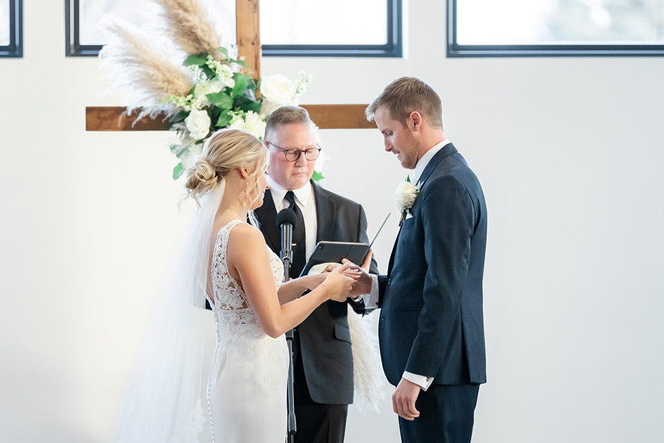 Minneapolis Wedding Photographer Lindsey White Photography minneapolis wedding photographer,minnesota engagement photographer
