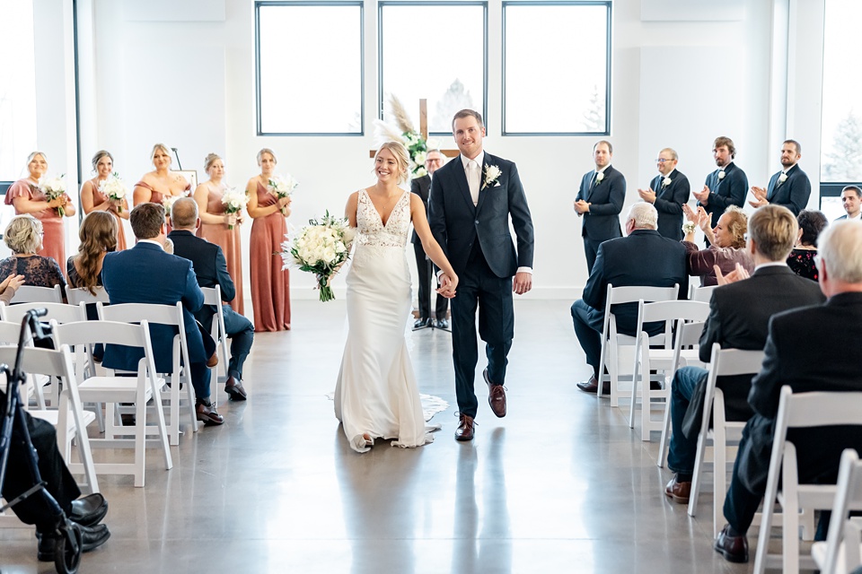 Minneapolis Wedding Photographer Lindsey White Photography woodhaven cannon falls minnesota,minnesota winter wedding