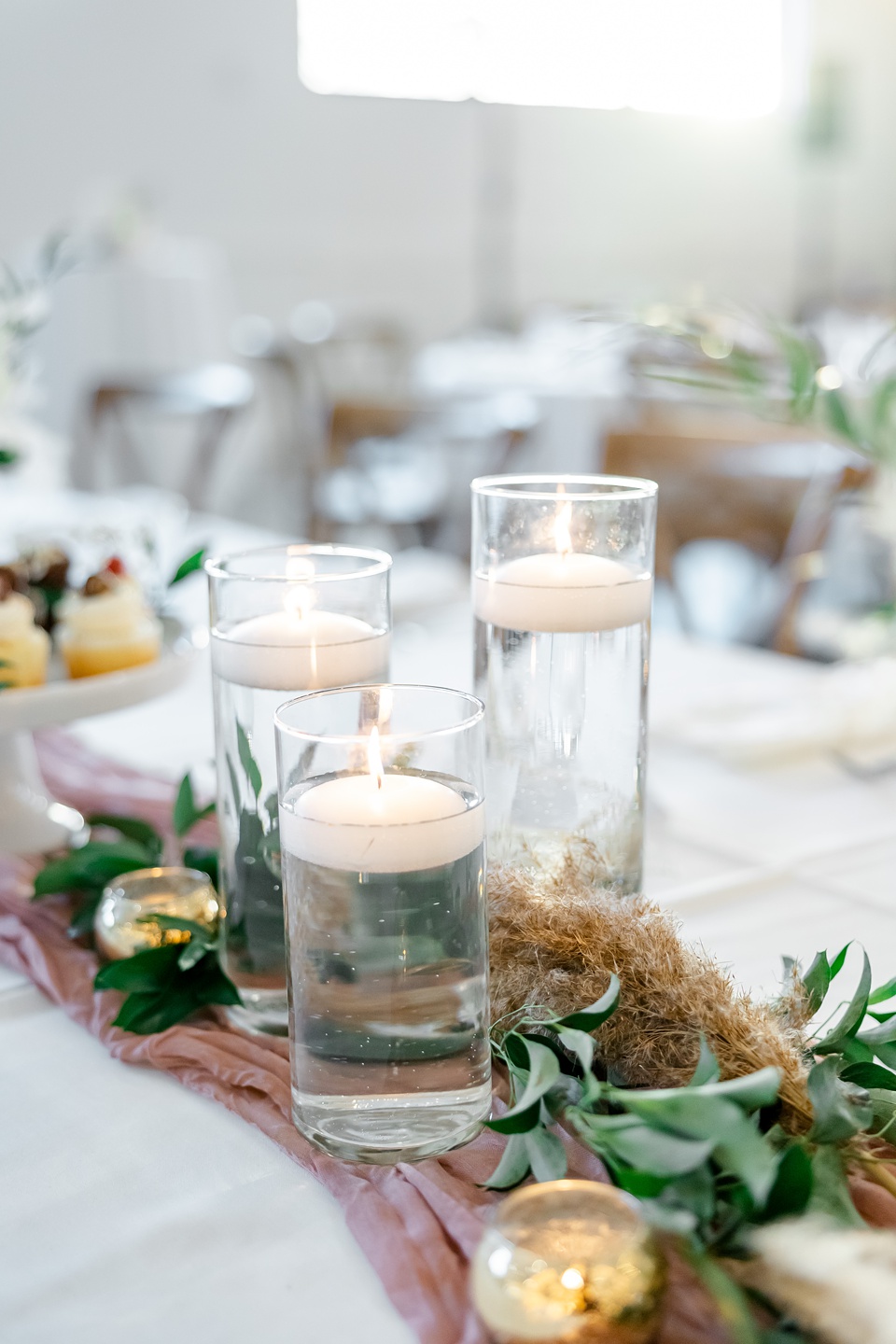 Minneapolis Wedding Photographer Lindsey White Photography classic wedding,minnesota engagement photographer