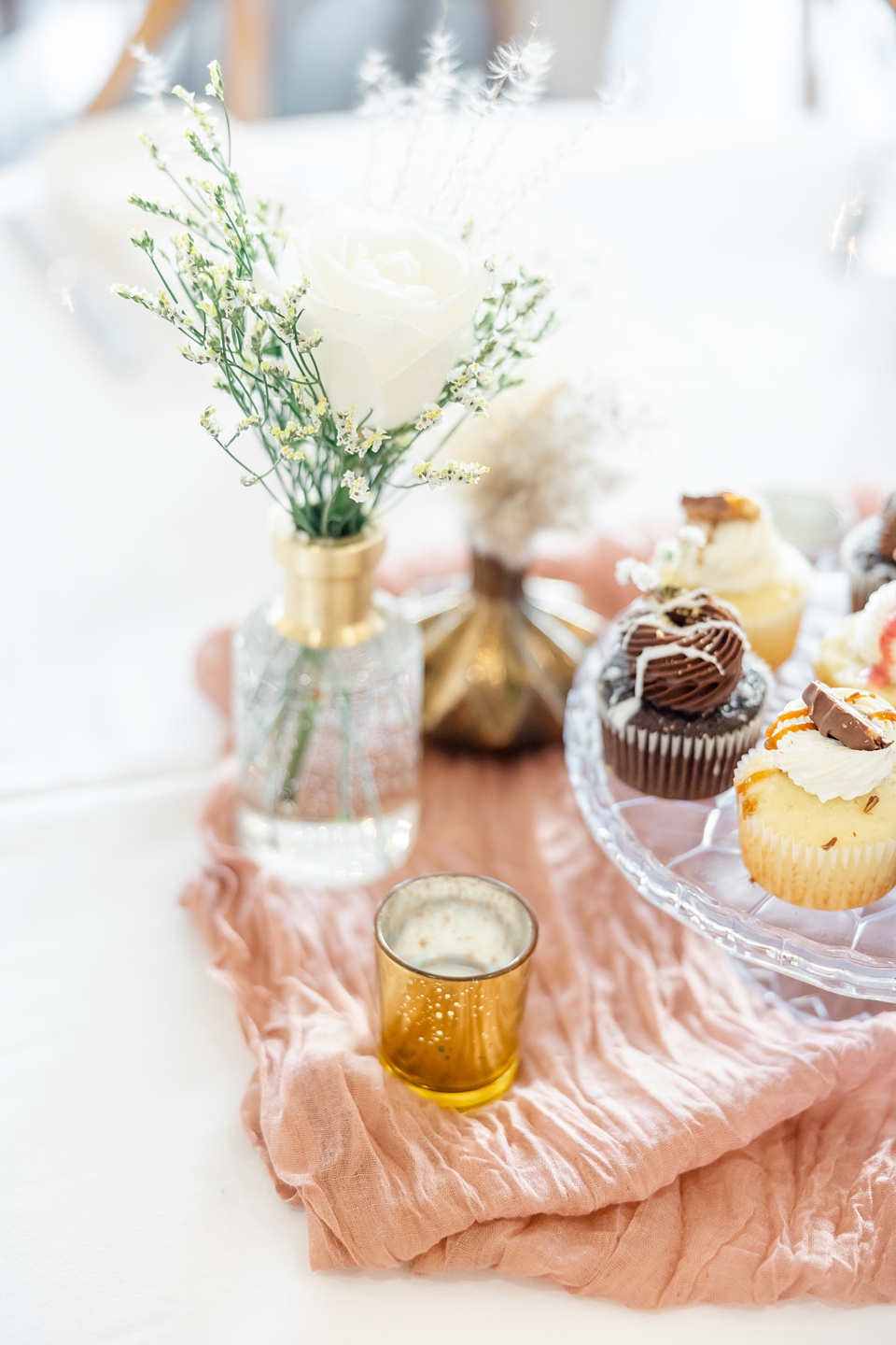 Minneapolis Wedding Photographer Lindsey White Photography modern wedding,lindsey white photography
