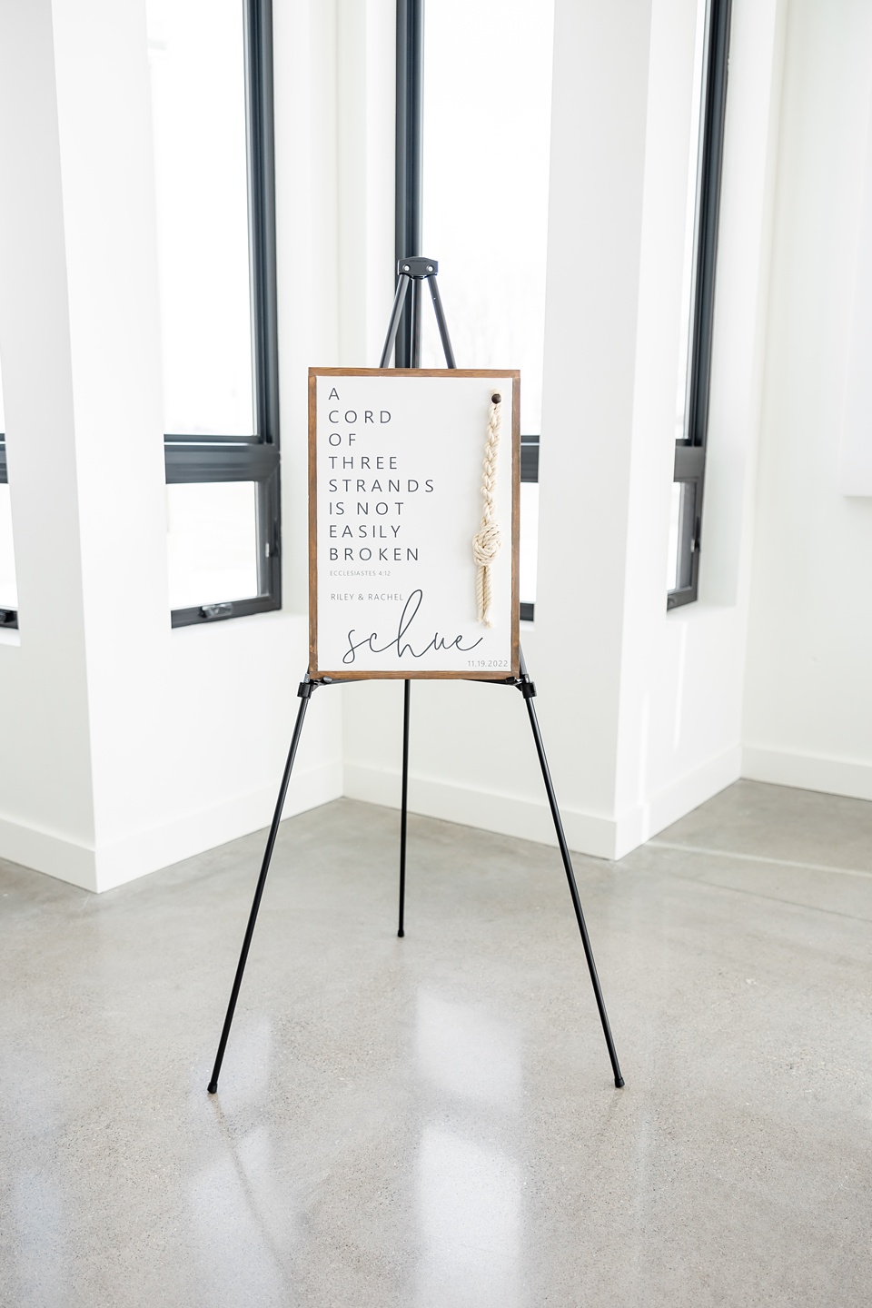 Minneapolis Wedding Photographer Lindsey White Photography classic wedding