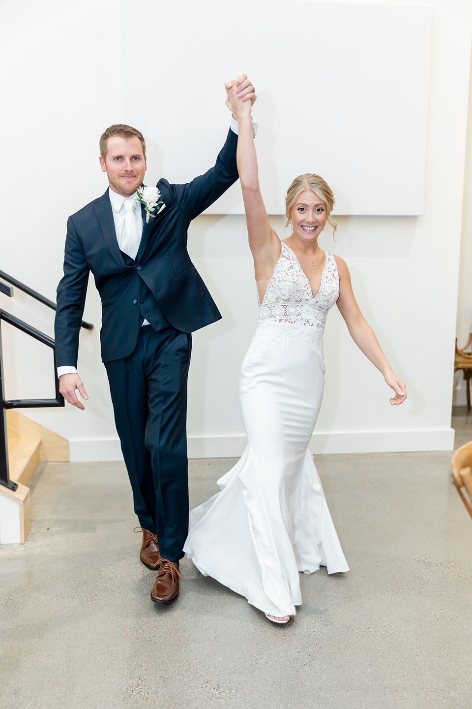 Minneapolis Wedding Photographer Lindsey White Photography modern wedding,minnesota winter wedding