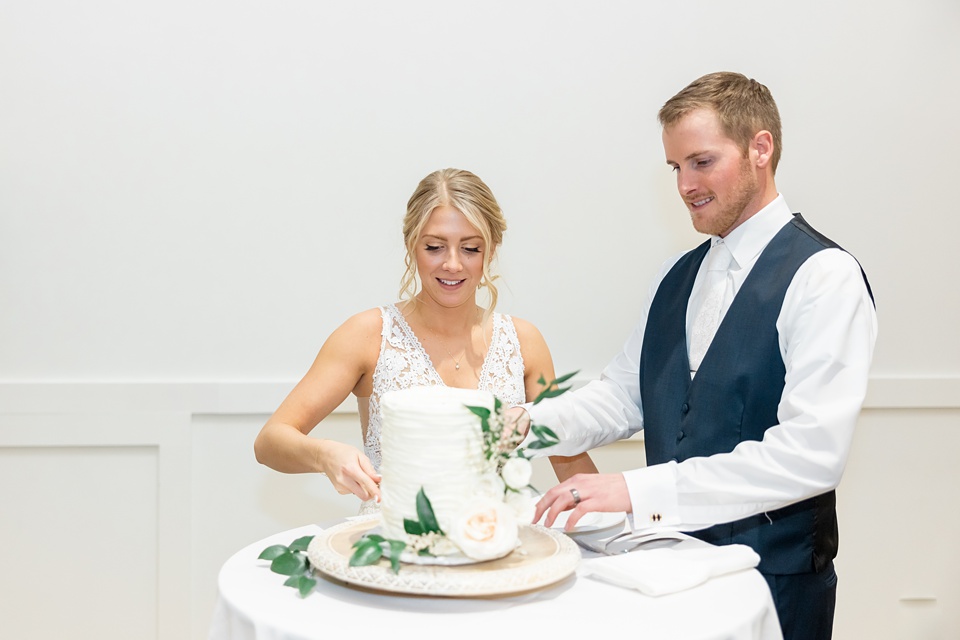 Minneapolis Wedding Photographer Lindsey White Photography lindsey white photography,classic wedding