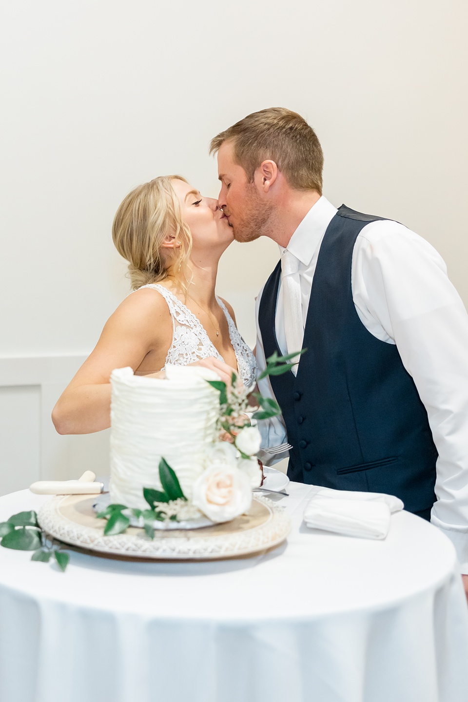 Minneapolis Wedding Photographer Lindsey White Photography minneapolis engagement photographer,woodhaven cannon falls minnesota