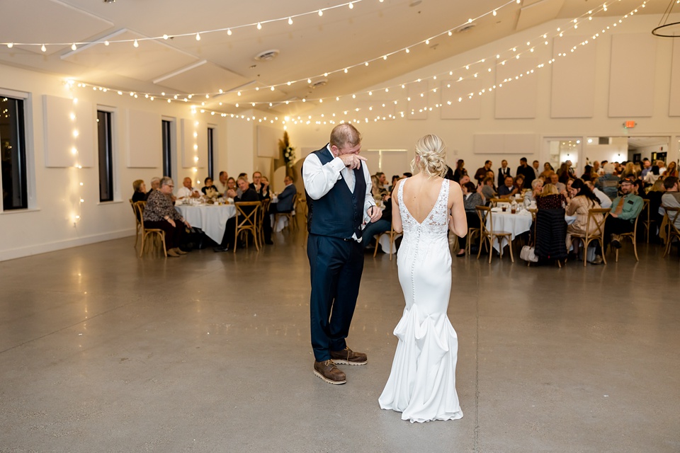 Minneapolis Wedding Photographer Lindsey White Photography minnesota wedding photographer,classic wedding