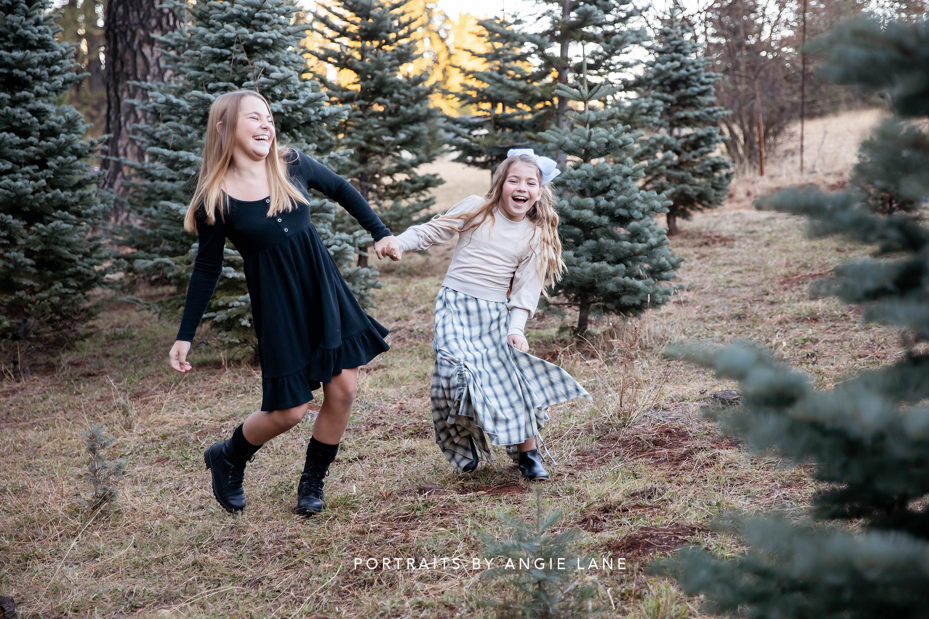 Christmas mini sessions Christmas tree farm Tree farm family sessions Christmas session styling Christmas tree farm outfits Family Mini session Outfits