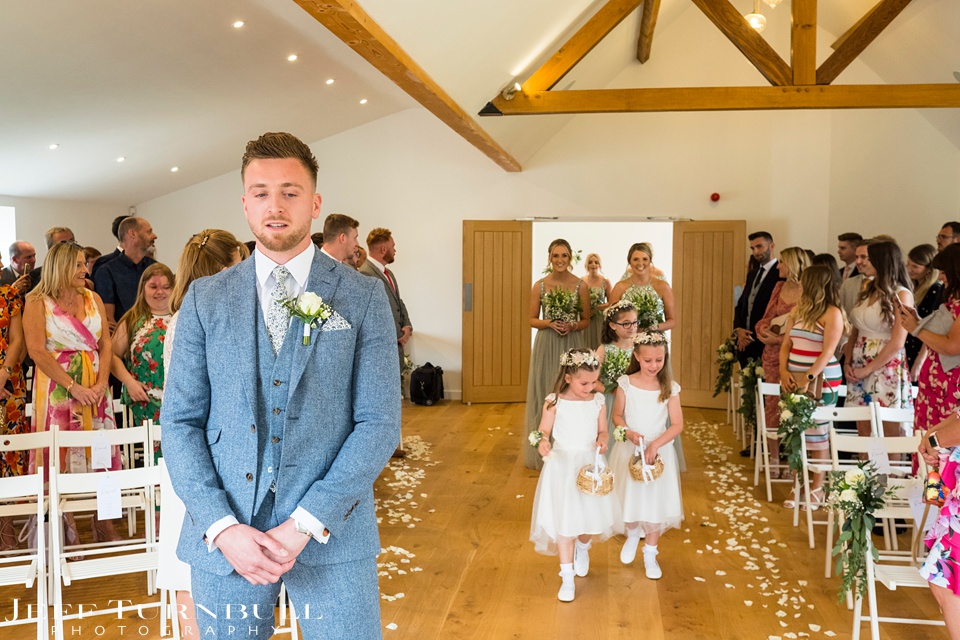 Villiers Barn Wedding Venue,Weddimng Ceremony at Maidens Barn