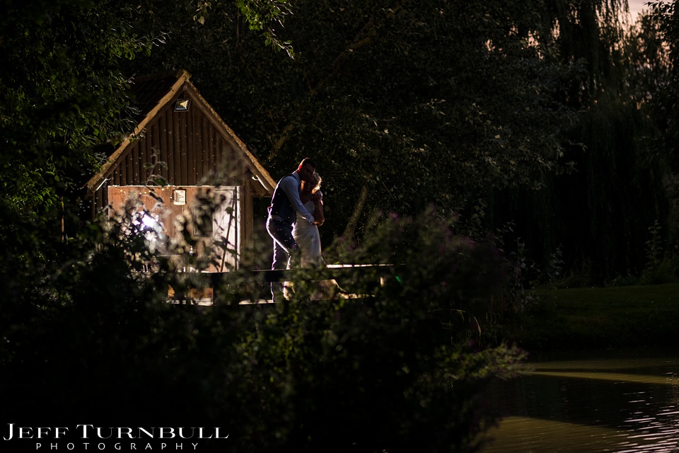 Villiers Barn Wedding Photography,Villietrs Barn Recomended Wedding Photographer,Boathopiuse at Villioers Barn at Night