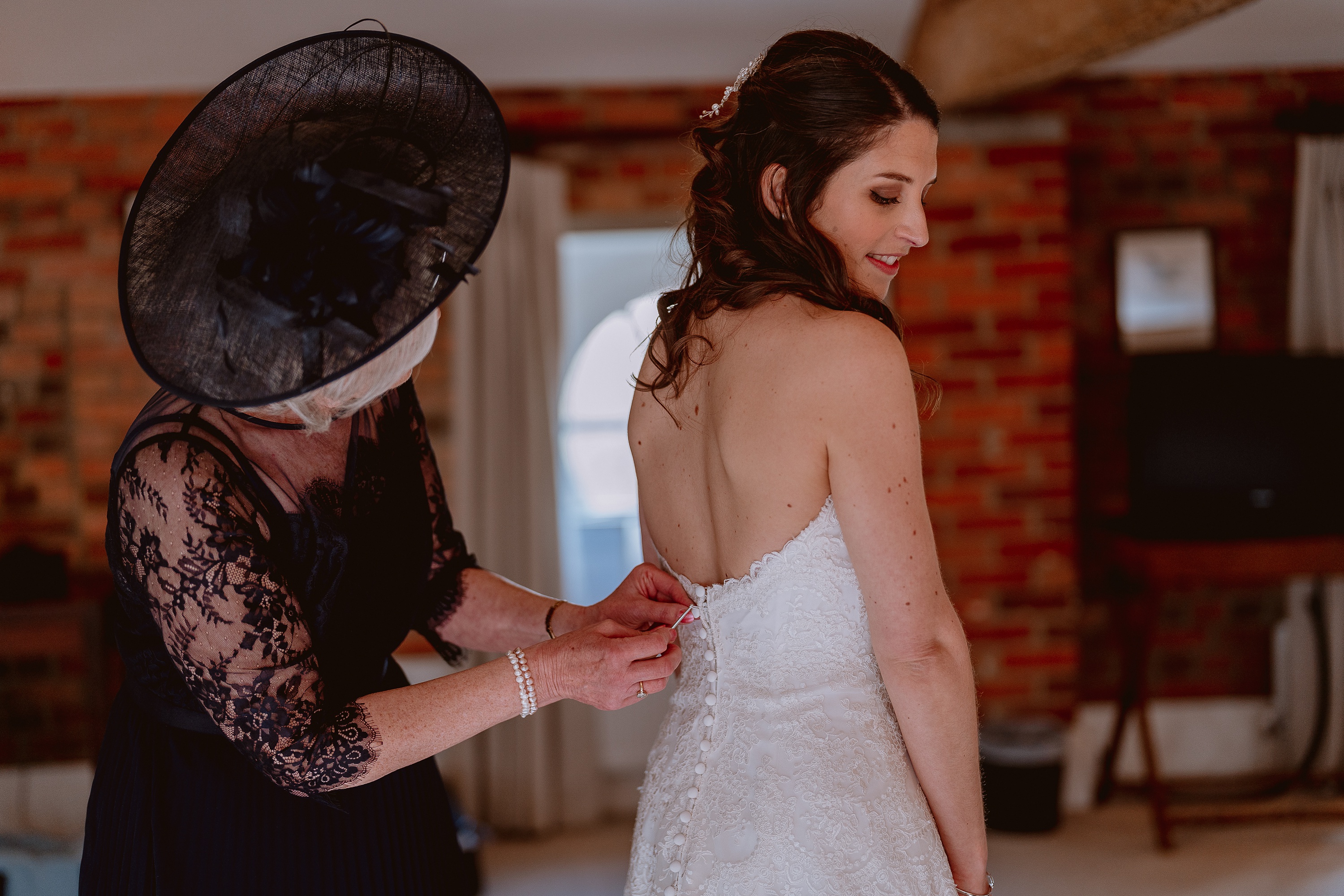 Wasing Park wedding Venue,Wasing Park Barn,Wasing PArk berkshire wedding,Berkshire wedding venue,Berkshire wedding photographer summer wedding inspiration,Barn wedding venue inspiration